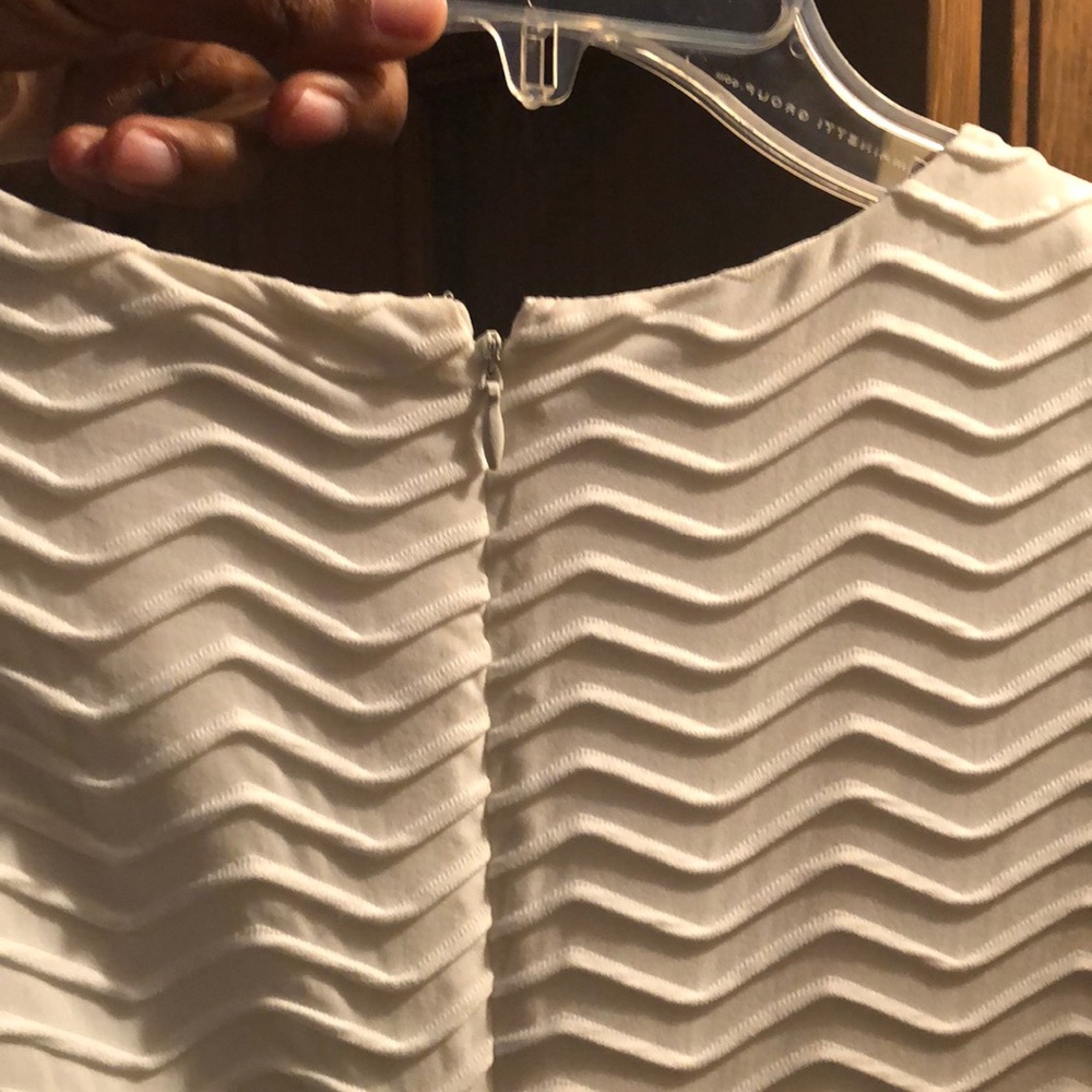 Calvin Klein textured party dress. - Picture 3 of 4